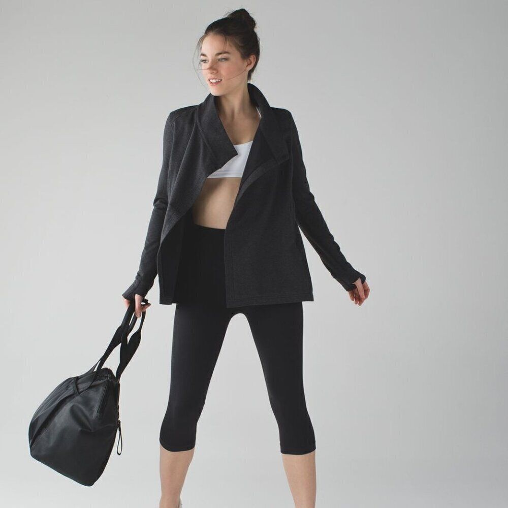 Lululemon Coast Wrap II - Heathered Black